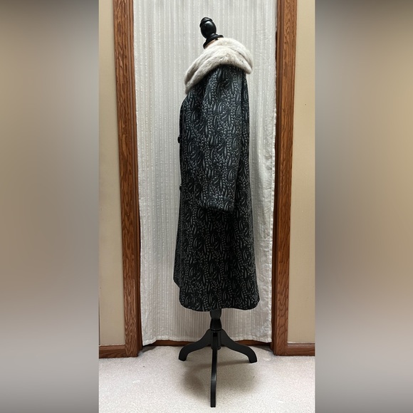 COPY - VTG Golet Brocade Womens Coat Classic Fit Natural Mink Collar - Picture 3 of 14